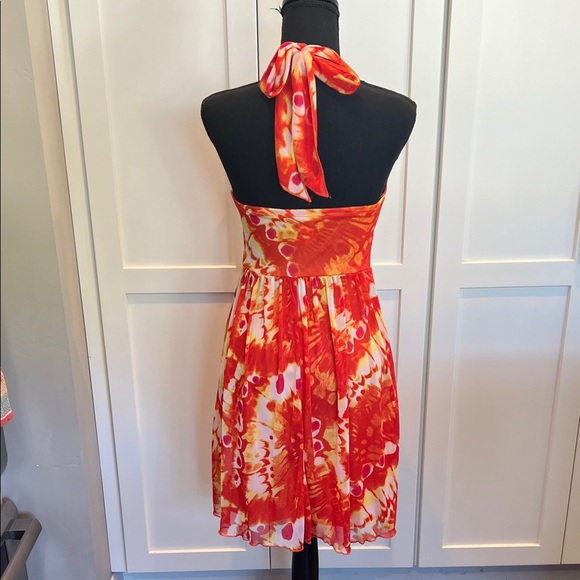 🎶💃 City Triangles Orange and Yellow Backless Halter Dress - Picture 4 of 10